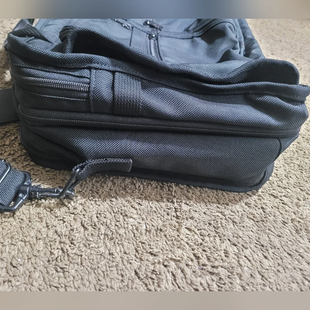 TUMI ALPHA BALLISTIC BAG EXPANDABLE ORGANIZER LAPTOP BRIEF MESSENGER WITH STRAP